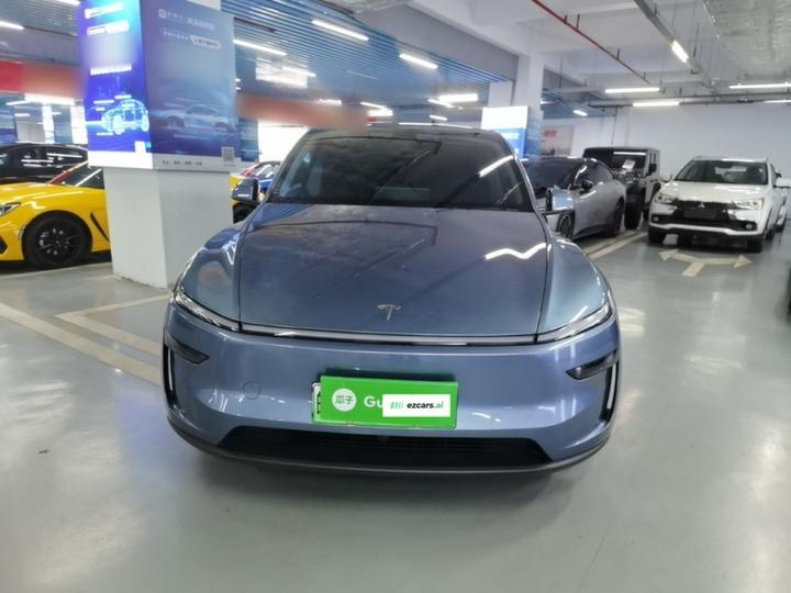 Model Y 2025 RWD photo 2