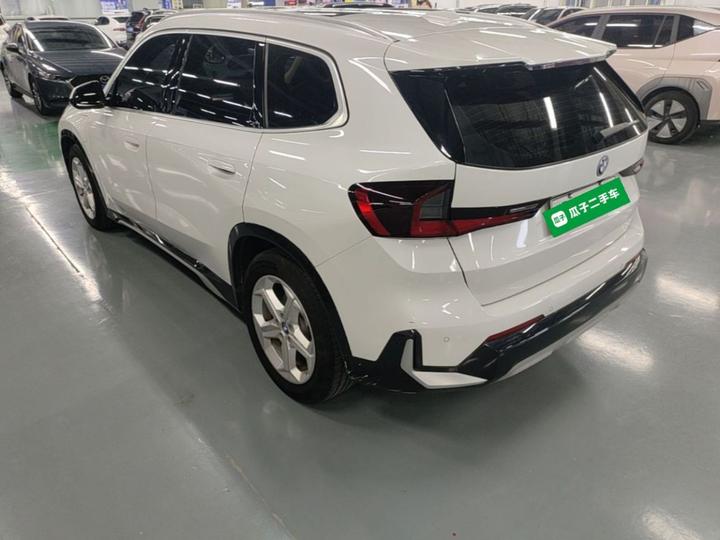 iX1 2025 eDrive25L X Design Package photo 4