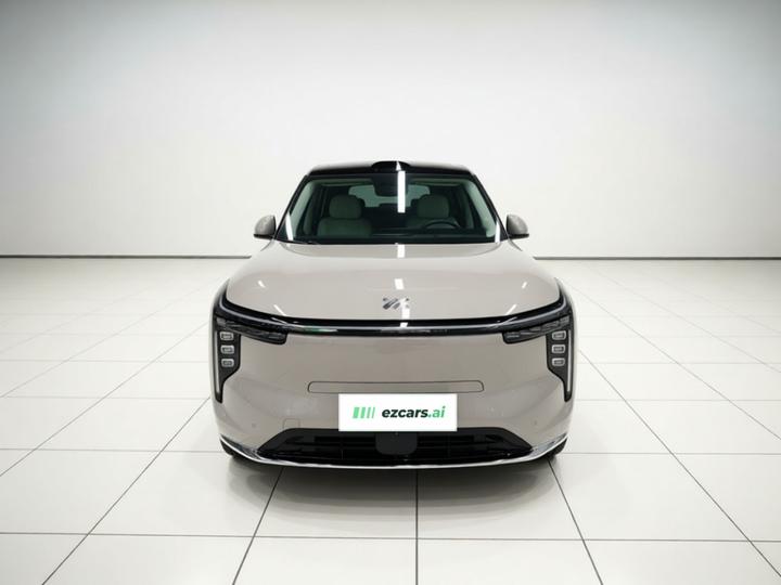 IM Motors LS8 2026 52 Max+ Tech Flagship 5-Seater photo 2