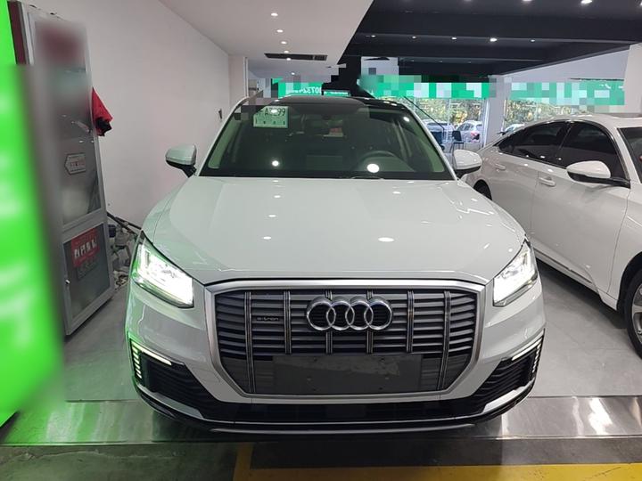Q2L e-tron 2019 Q2L e-tron EV photo 2