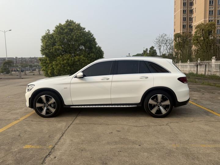 GLC 2022 GLC 300 L 4MATIC Dynamic Edition photo 4