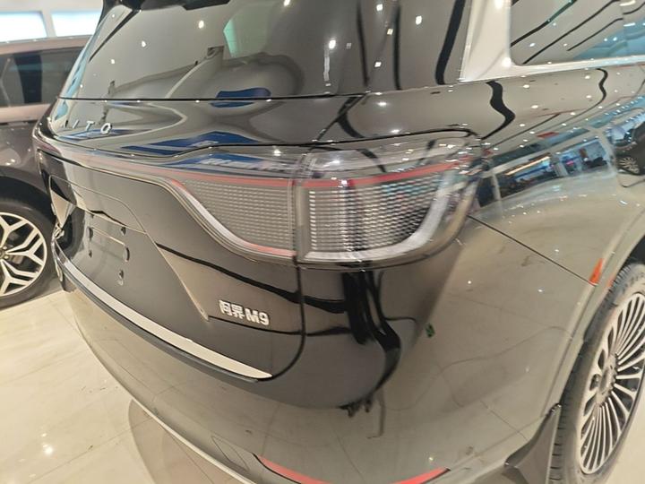 HIMA AITO M9 2025 EREV Ultra 52kWh 6-Seater 192-Line LiDAR photo 7