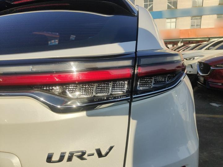 UR-V 2020 370TURBO RWD photo 7