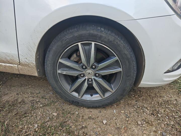 Eado 2015 1.6L MT Luxury IV photo 8
