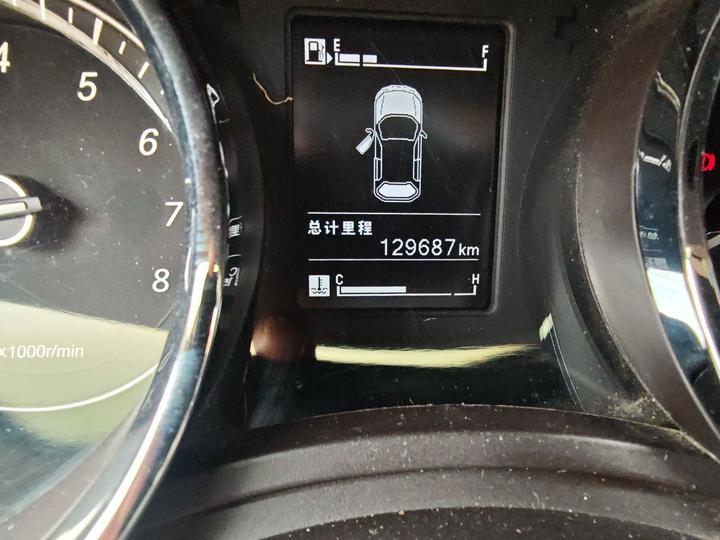 730 2016 1.5L MT Luxury 7-Seater photo 2