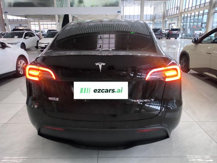 Model Y 2022 Facelift RWD photo 3