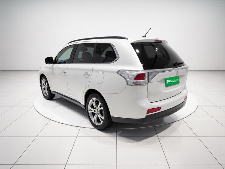 Outlander Imported 2013 2.4L AWD Luxury 5-Seater photo 4