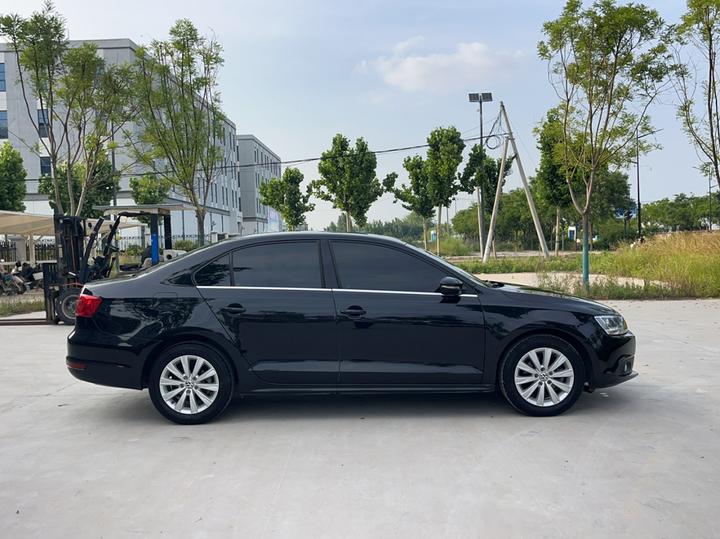 Sagitar 2014 1.6L MT Comfort photo 3