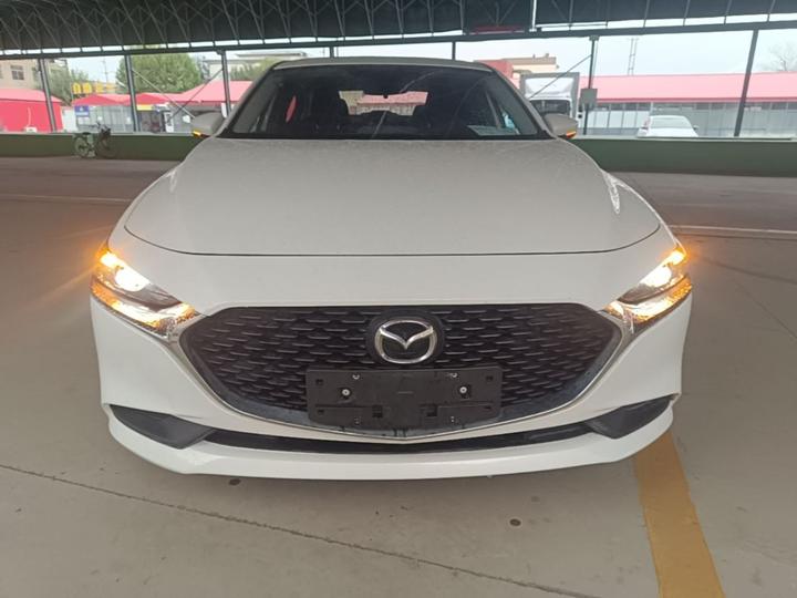 3 Axela 2021 1.5L MT photo 2
