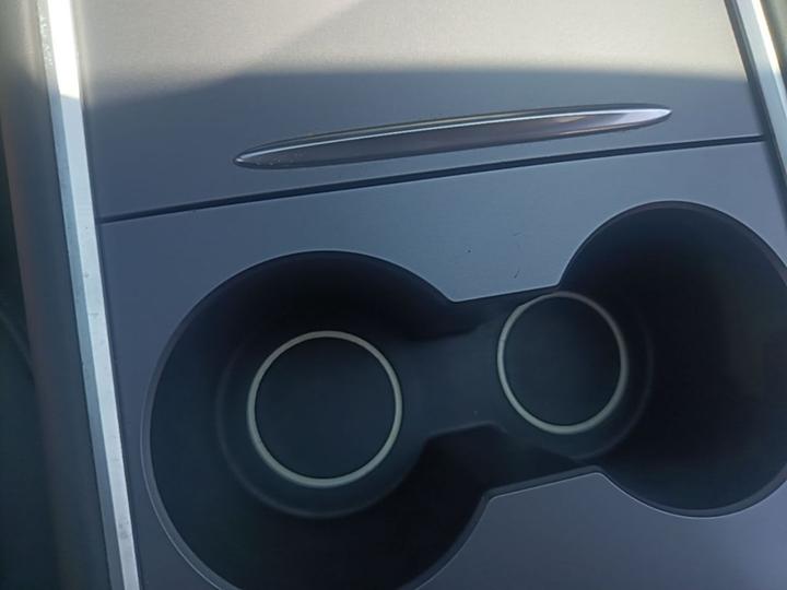 Model Y 2022 RWD photo 8