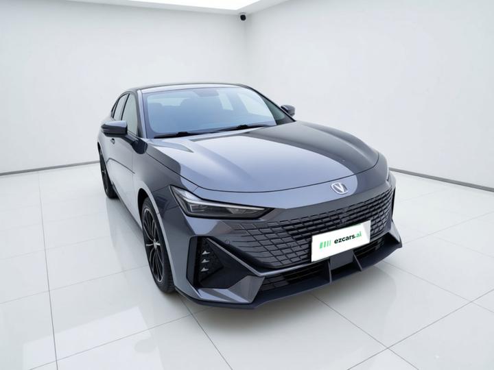 UNI-V 2022 1.5T Premium photo 3