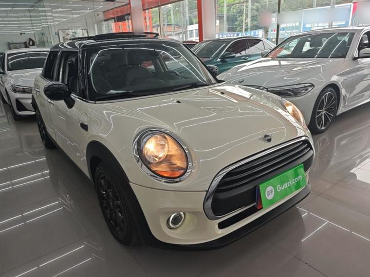 2019 1.5T ONE 5-Door photo 3