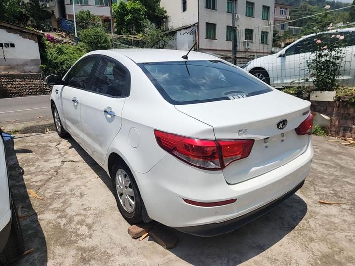 K2 2015 Sedan 1.4L AT GLS photo 4