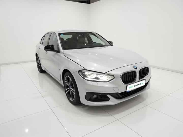 1 Series 2018 118i Sport photo 3