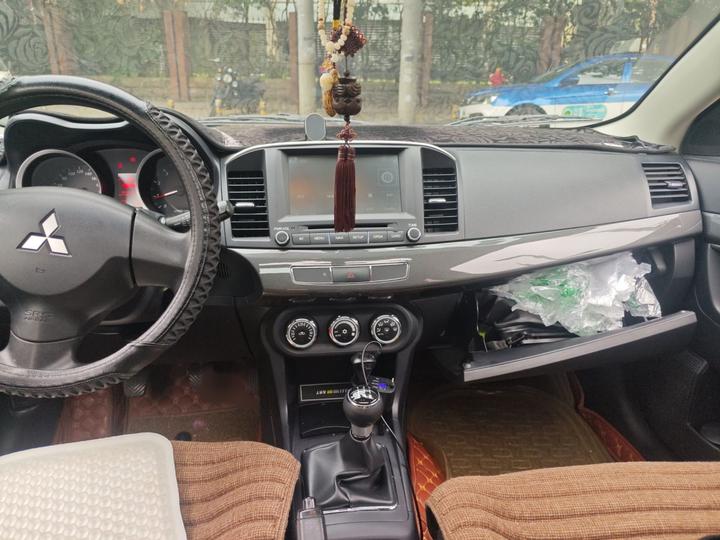 2013 Fashion 1.8L MT Comfort photo 5