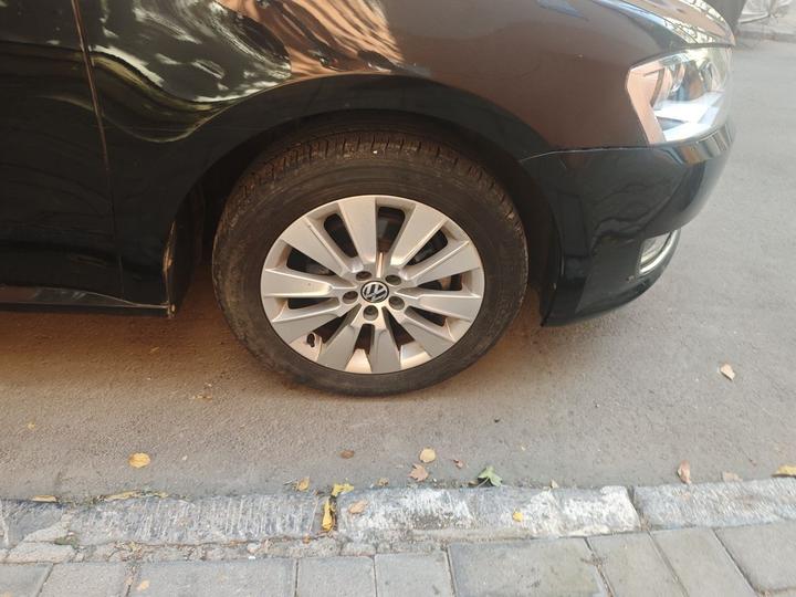 Lavida 2013 Facelift Classic 1.6L MT Comfort photo 8
