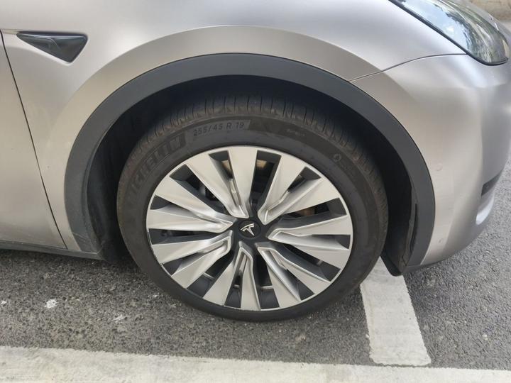 Model Y 2022 Facelift RWD photo 8