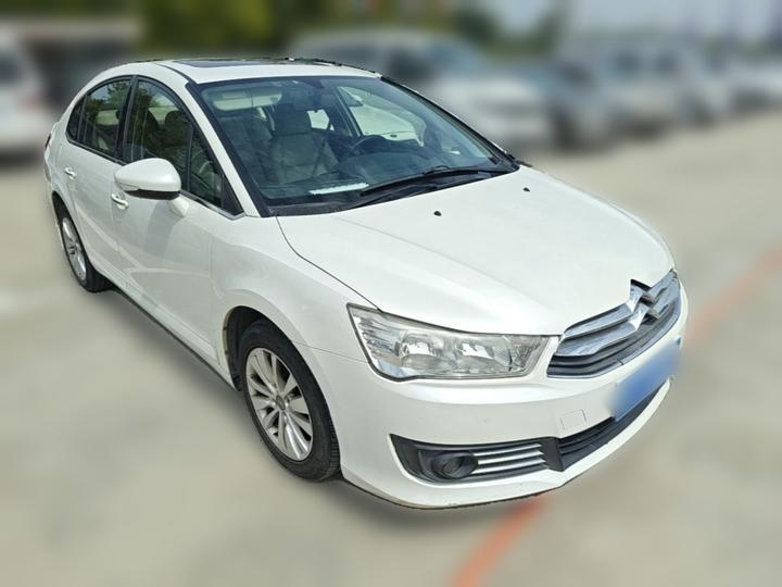 2014 VTS 1.6L AT photo 3