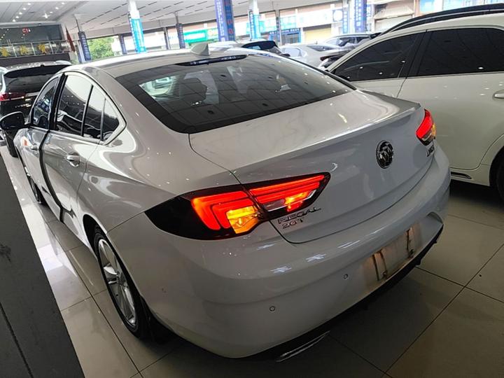 Regal 2019 20T Luxury China VI photo 4