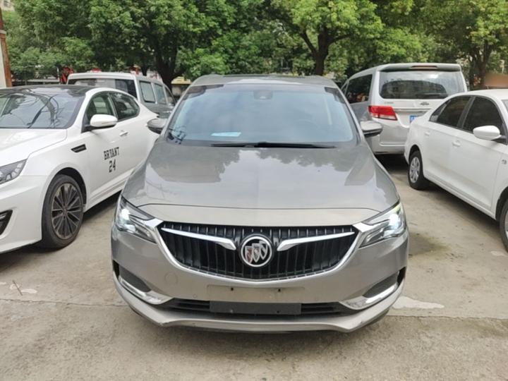 GL6 2019 18T 6-Seater Premium China VI photo 2