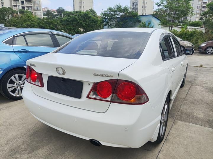 CiiMO 2012 1.8L AT photo 6