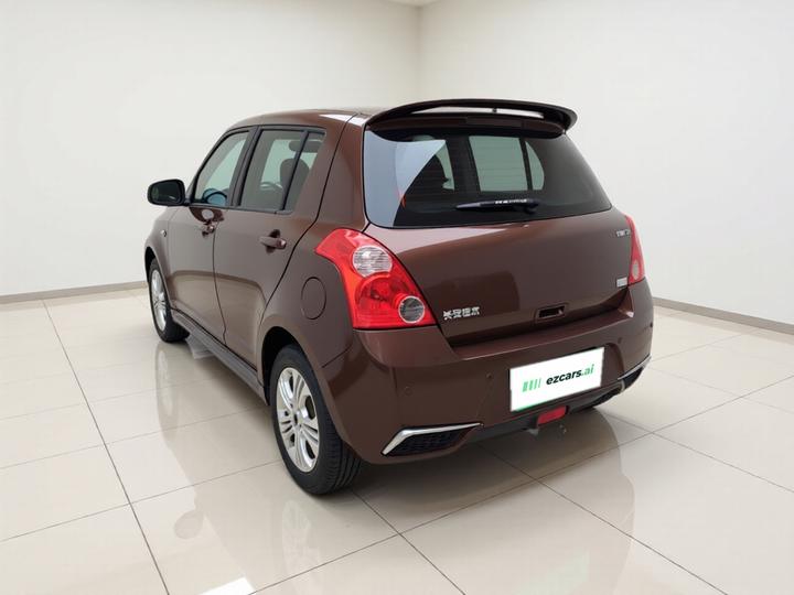 Swift 2013 1.5L MT Standard photo 4