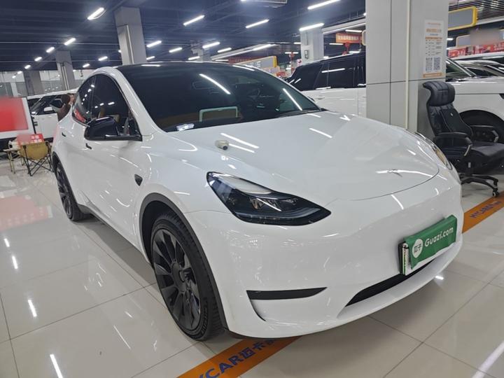 Model Y 2024 RWD photo 3