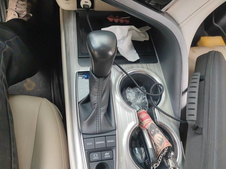 Camry 2018 Hybrid 2.5HG Luxury photo 6