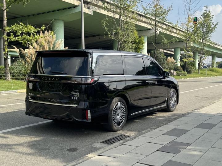 Voyah Dreamer 2025 PHEV AWD Excellence photo 6