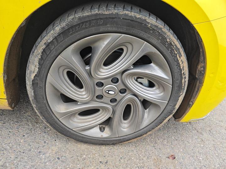 2022 555km Premium photo 8