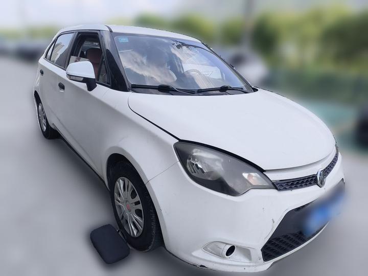 3 2013 1.3L MT Comfort photo 3