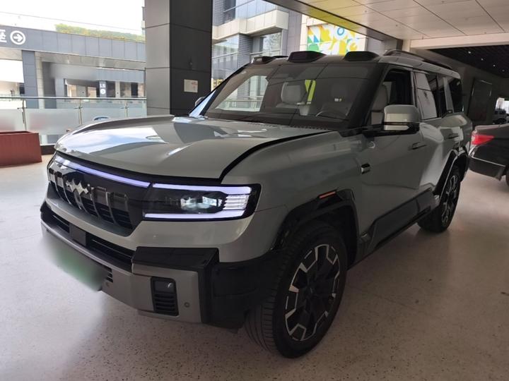 Fang Cheng Bao Leopard 8 2025 Flagship 7-Seater