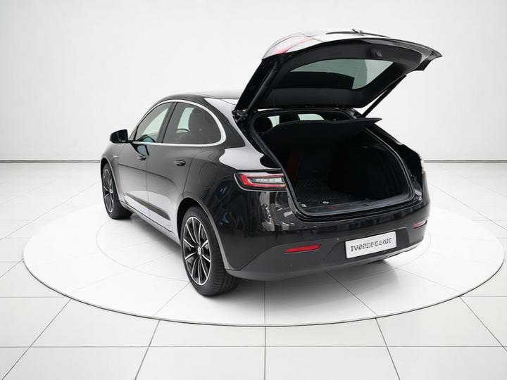 HIMA AITO M5 2022 EV AWD Performance photo 4