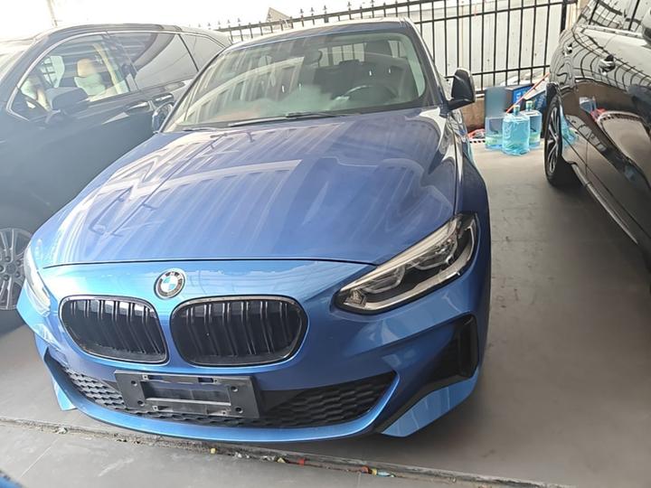 1 Series 2019 120i Leading M Sport Package photo 2
