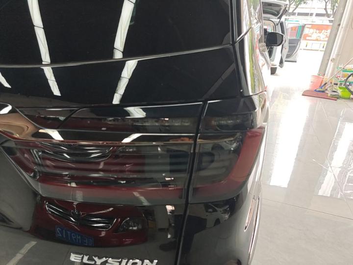 Elysion 2024 2.0L e:HEV Luxury photo 7