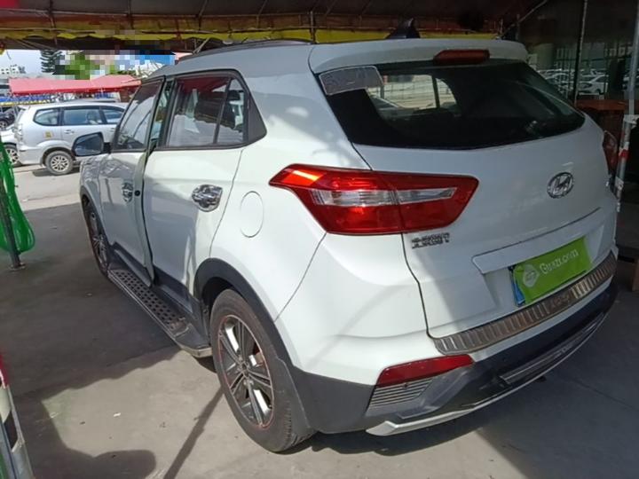 ix25 2015 1.6L AT RWD Smart GLS photo 4