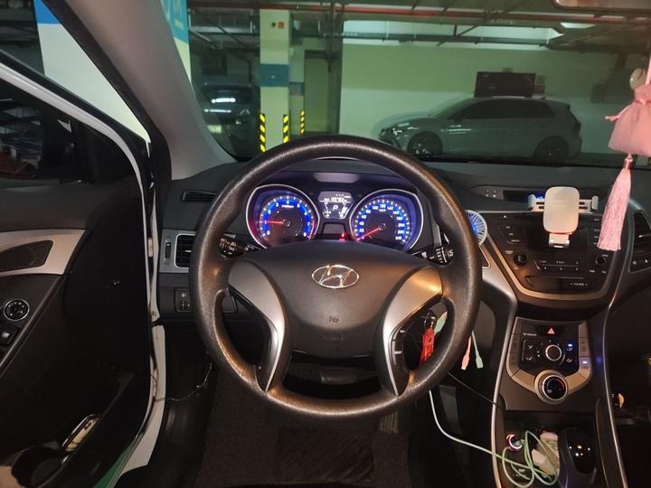 Elantra 2016 1.6L AT Smart photo 3