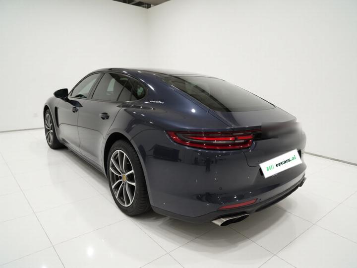 2017 Panamera 4 Executive Extended 3.0T photo 4