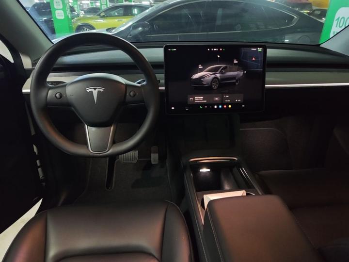 Model Y 2024 RWD photo 6