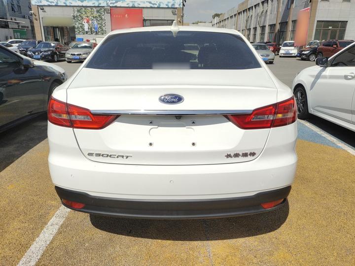 Escort 2019 1.5L MT photo 3