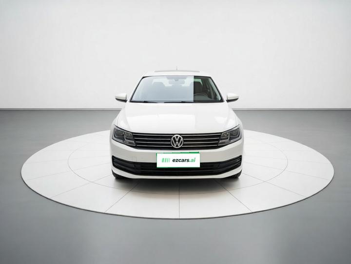 Lavida 2017 1.6L AT photo 2