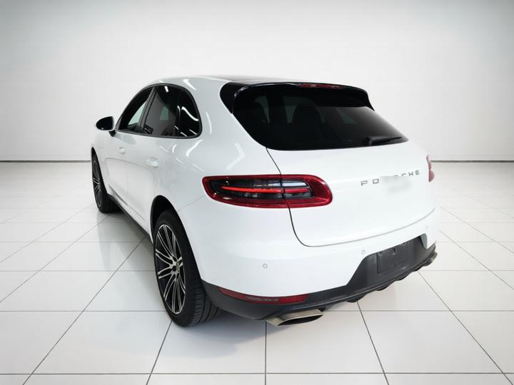2017 Macan 2.0T photo 4