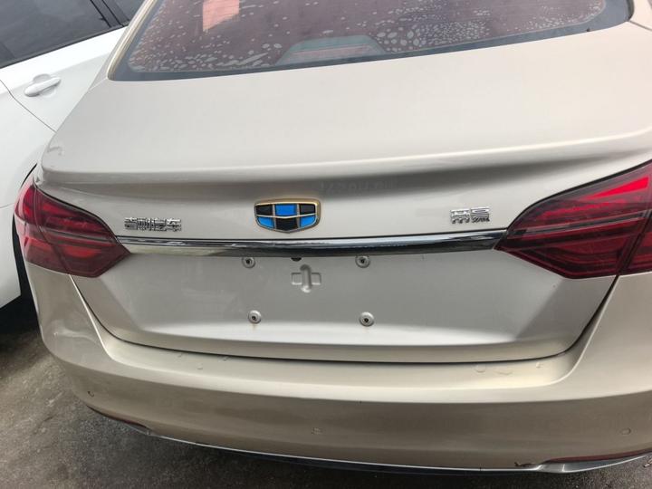 Emgrand 2018 1.5L CVT photo 3