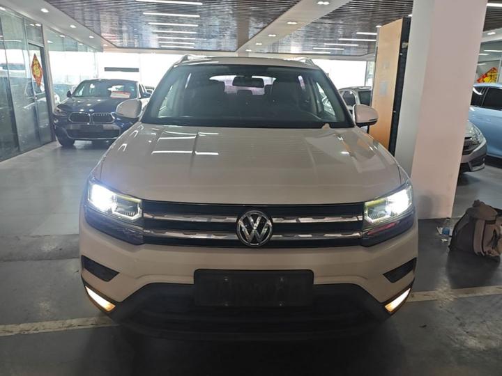 Tharu 2020 280TSI RWD Luxury China VI photo 2
