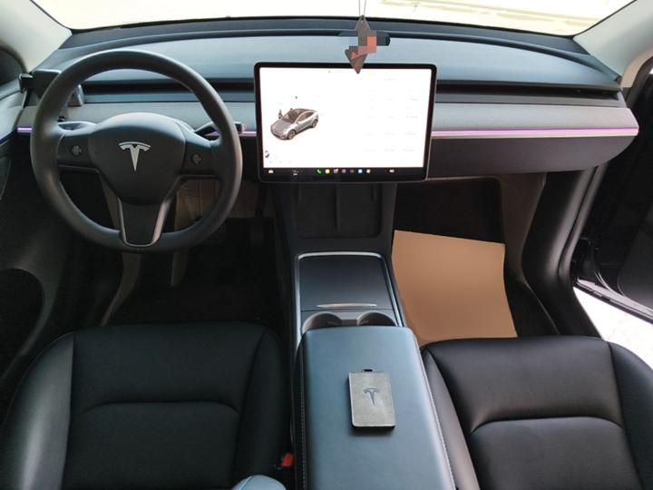 Model Y 2024 RWD photo 5