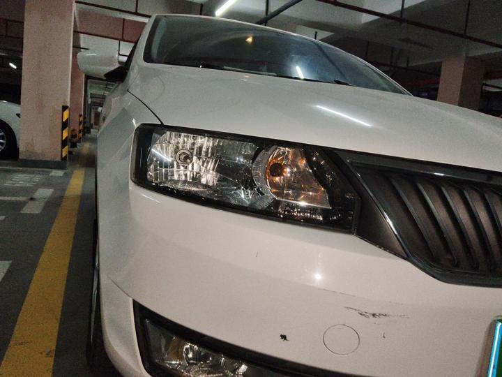 Rapid 2016 1.6L MT photo 7