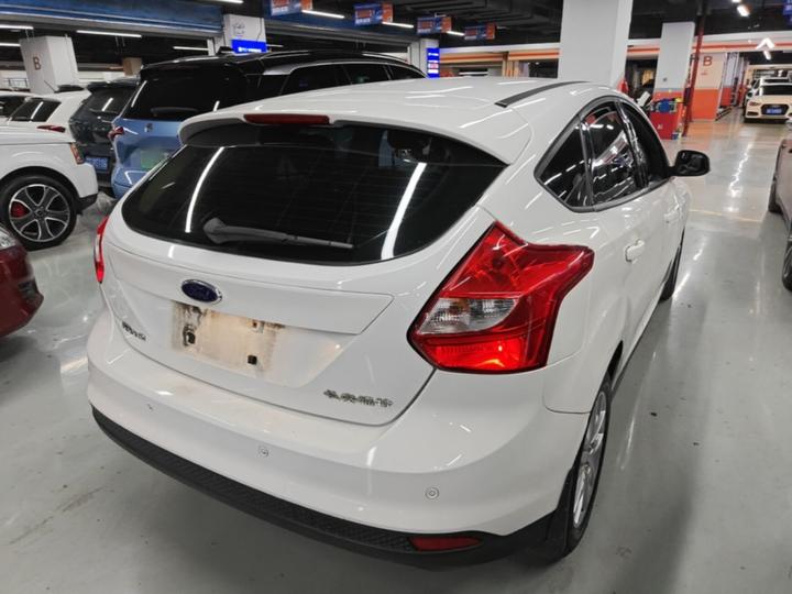 Focus 2012 Hatchback 1.6L AT Comfort photo 4