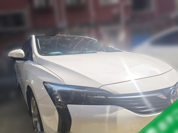 6 2020 PHEV photo 3