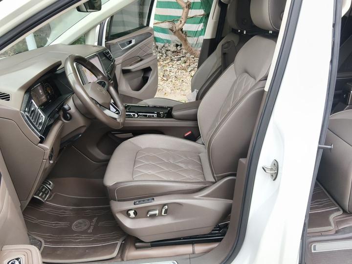 Viloran 2022 380TSI Premium photo 7