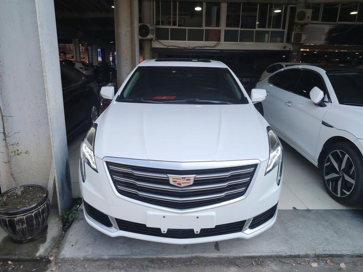 XTS 2018 28T Tech photo 2